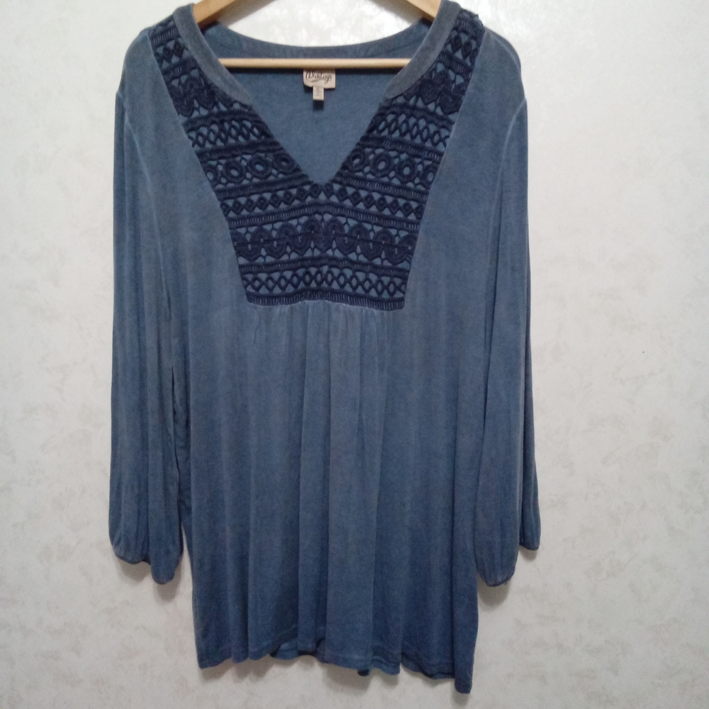 Como Vintage Women's Blue Embroidered V-Neck Blouse - Size XL